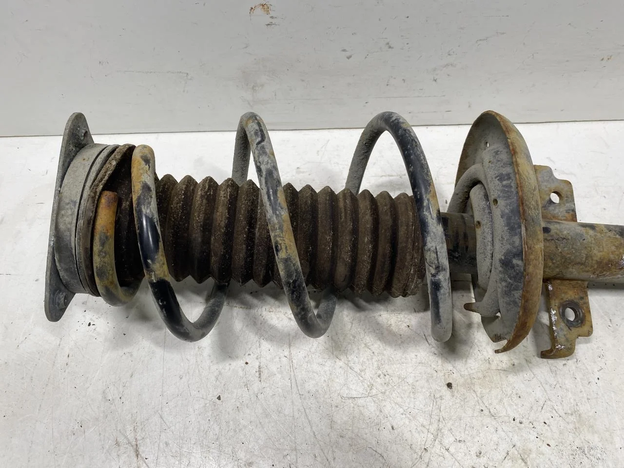 Renault ZOE/E- TECH 2013--> Strut assembly, front right view 2