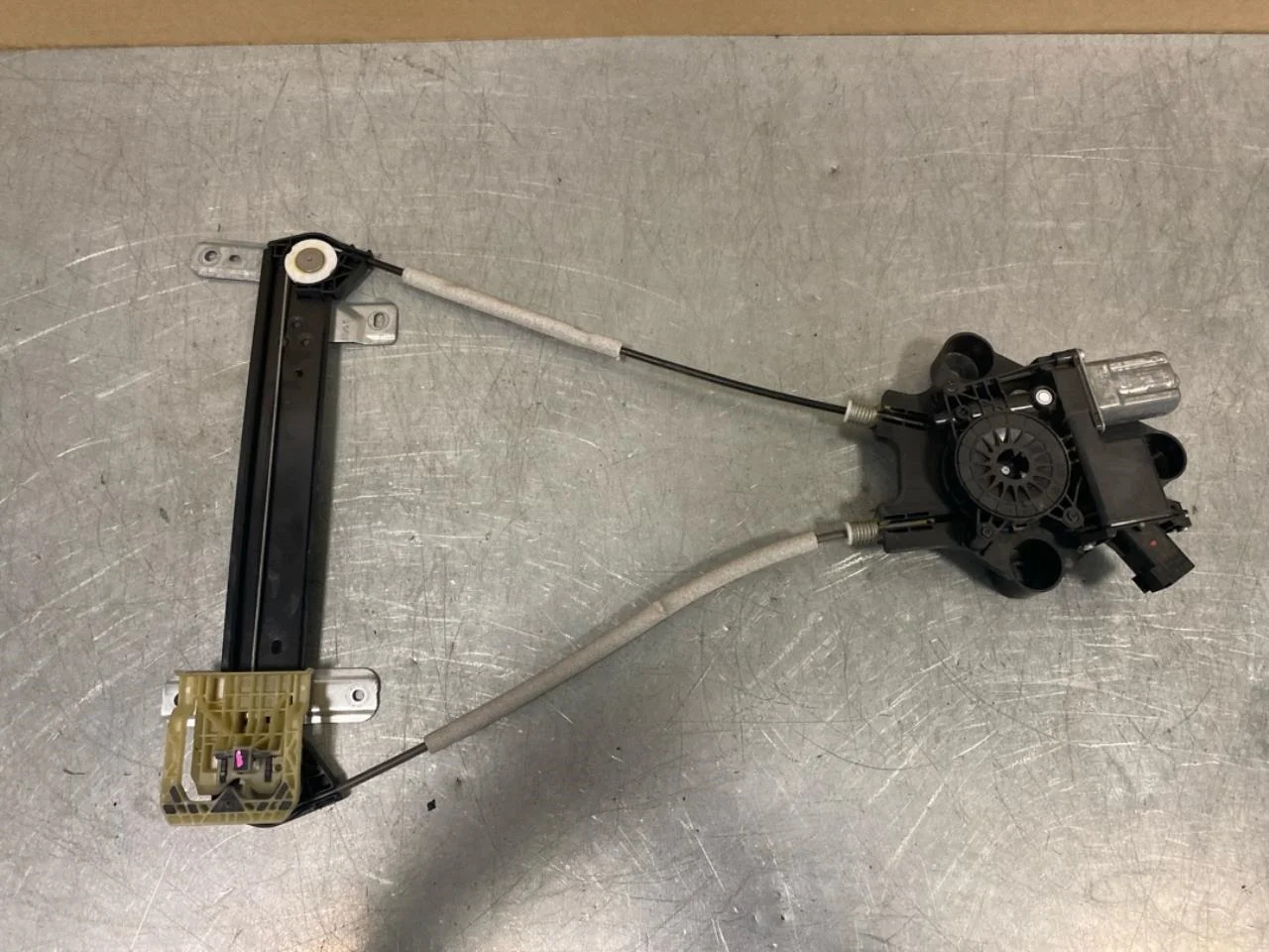 Fisker OCEAN Electric window regulator, complete
