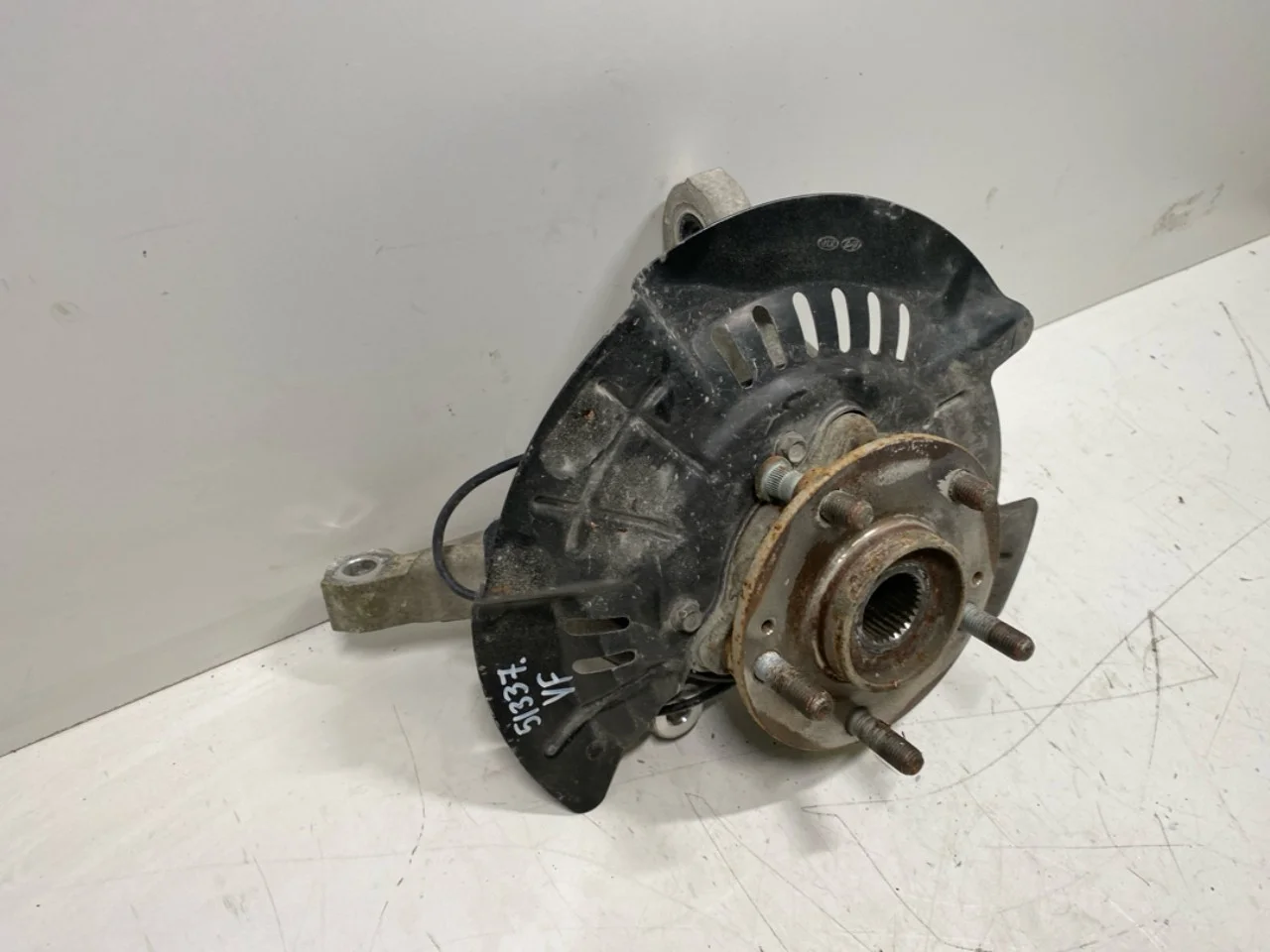 Hyundai KONA / ELECTRIC 2018-23 Stub axle carrier, left front view 2