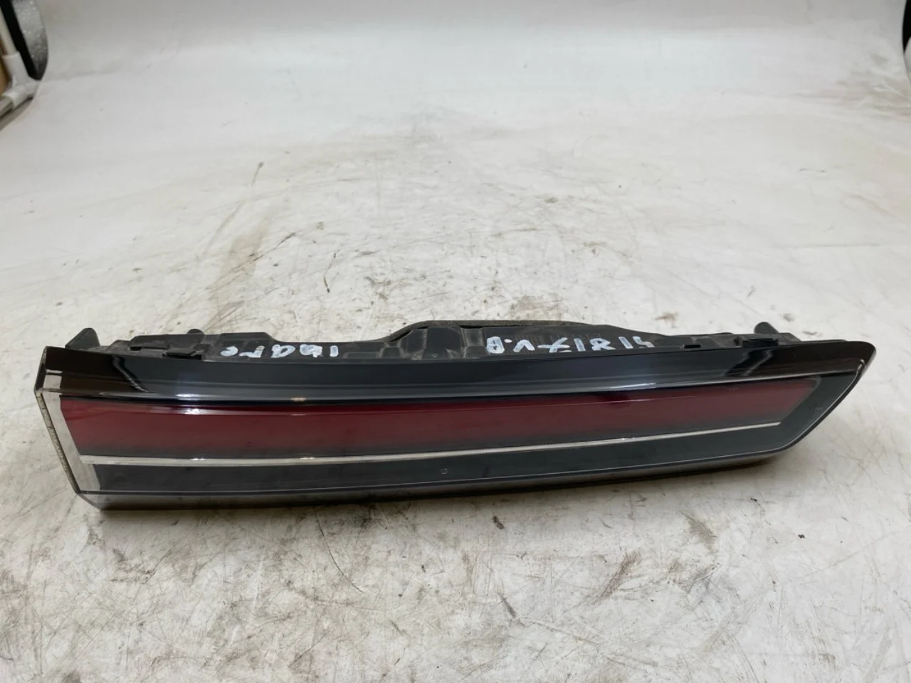 Opel / Vauxhall OPEL MOKKA 21 > Lampă spate, stânga, pe hayon (interioară)