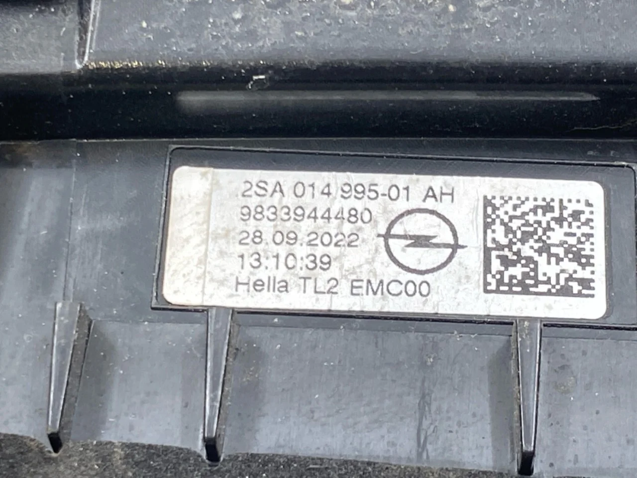 Opel / Vauxhall OPEL MOKKA 21 > Lampă spate, stânga, pe hayon (interioară) vedere 4