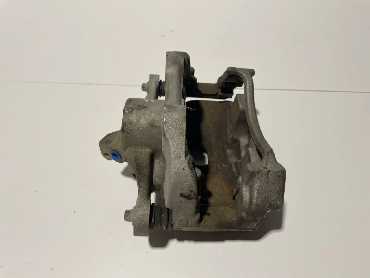 Opel / Vauxhall OPEL MOKKA 21 > Féknyereg, első, bal nézet 4