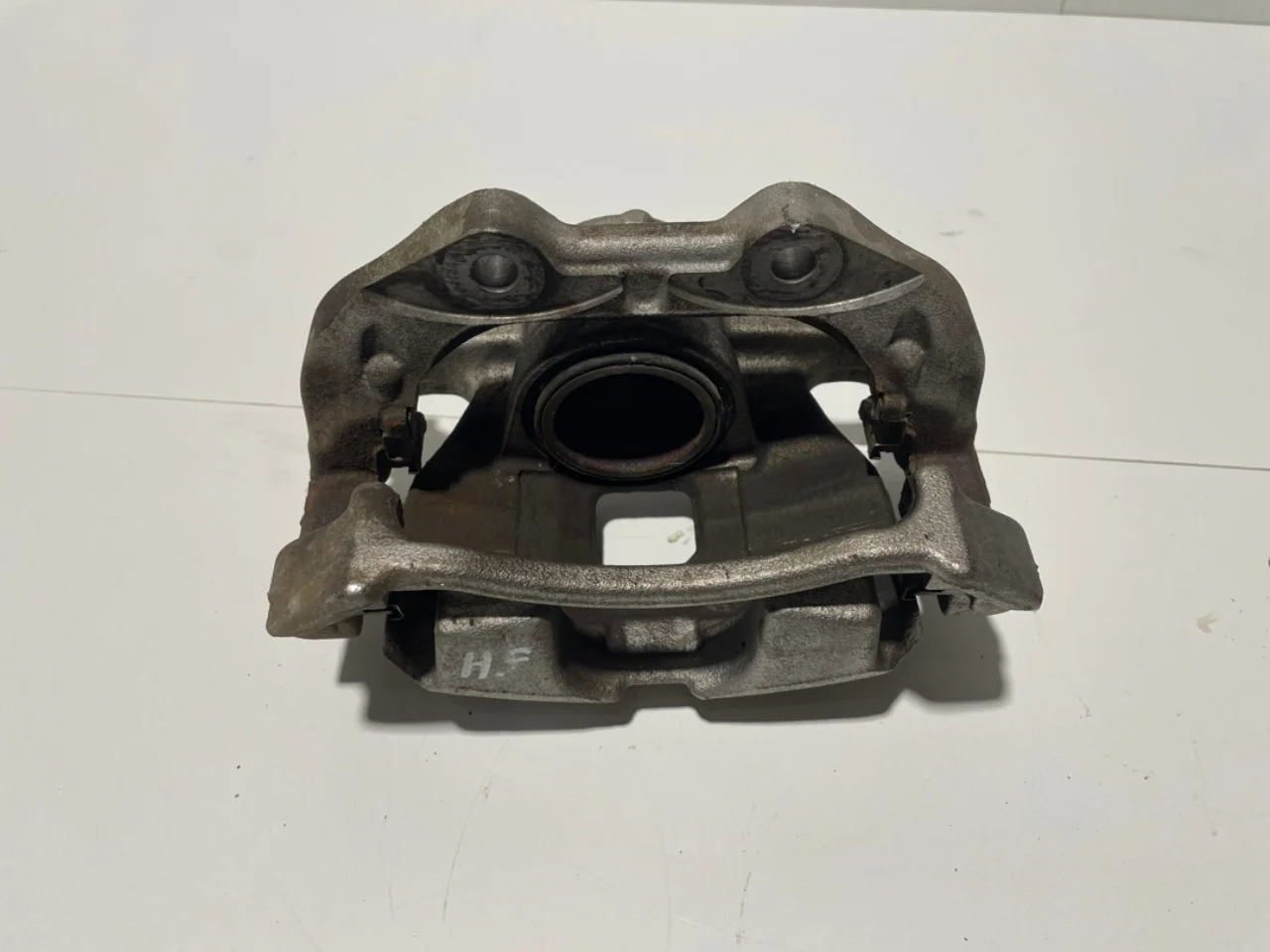 Opel / Vauxhall OPEL MOKKA 21 > Féknyereg, első, jobb nézet 3