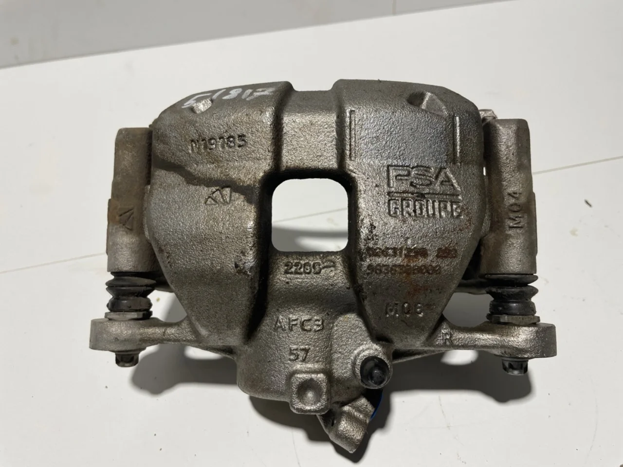 Opel / Vauxhall OPEL MOKKA 21 > Féknyereg, első, jobb nézet 4