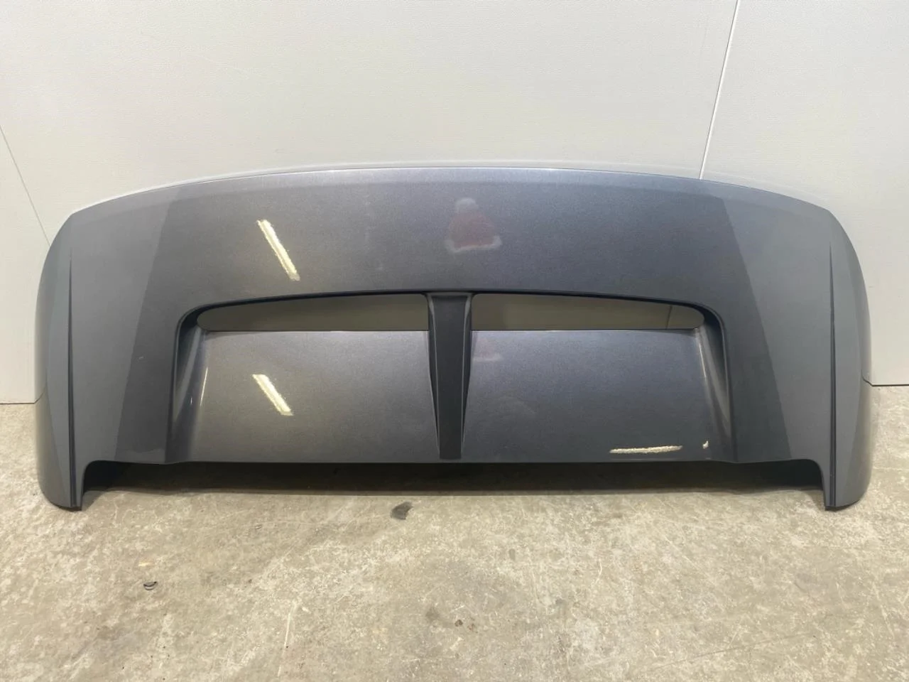 Nissan ARIYA 2021- Spoiler, tailgate
