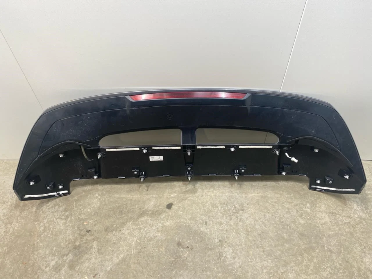 Nissan ARIYA 2021- Spoiler, tailgate view 3