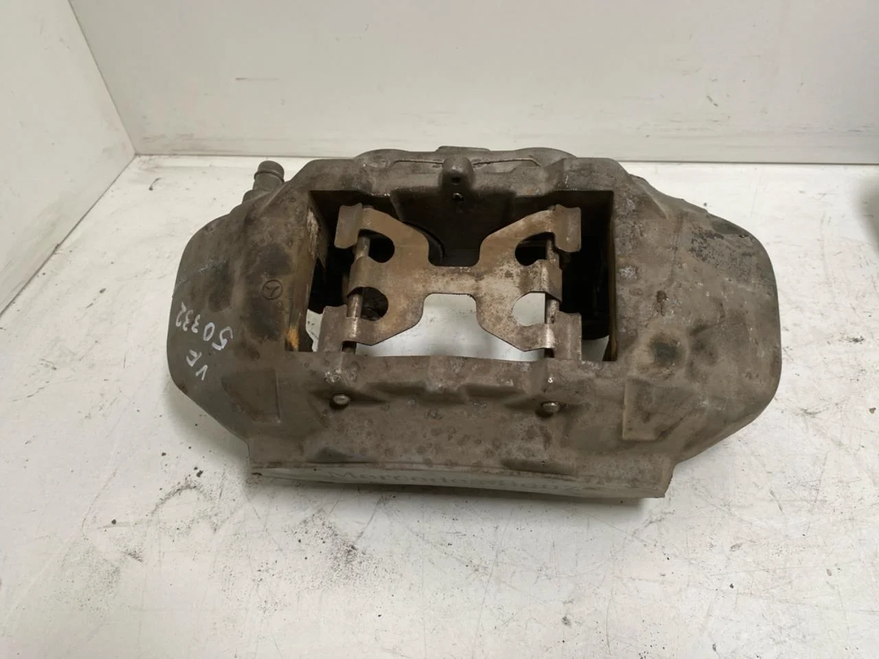Mercedes EQC 2020- Front left brake caliper