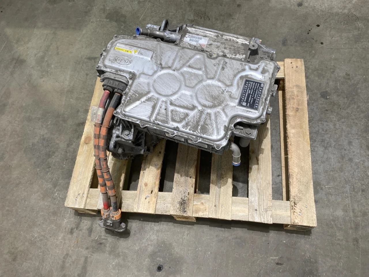 Byd TANG 2021->> Elektromos motor, hátsó nézet 3