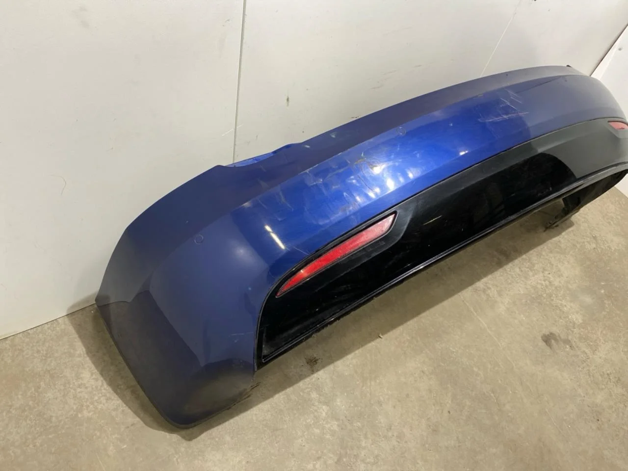 Tesla MODEL S 2013- Rear bumper view 3