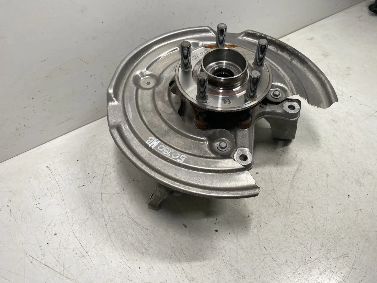 Ford MUSTANG MACH-E 2021- Stub axle carrier, right rear view 2
