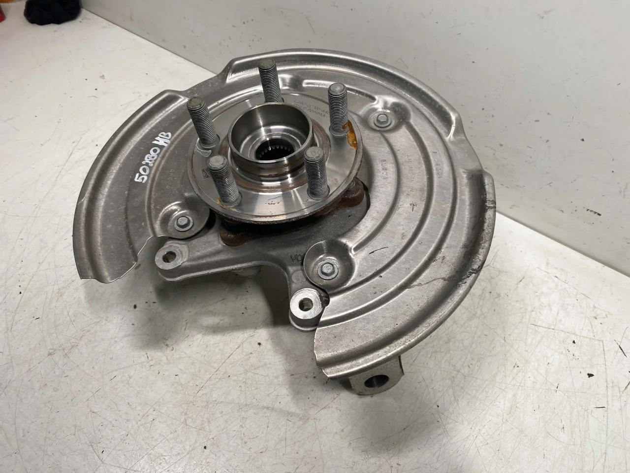 Ford MUSTANG MACH-E 2021- Stub axle carrier, right rear view 3