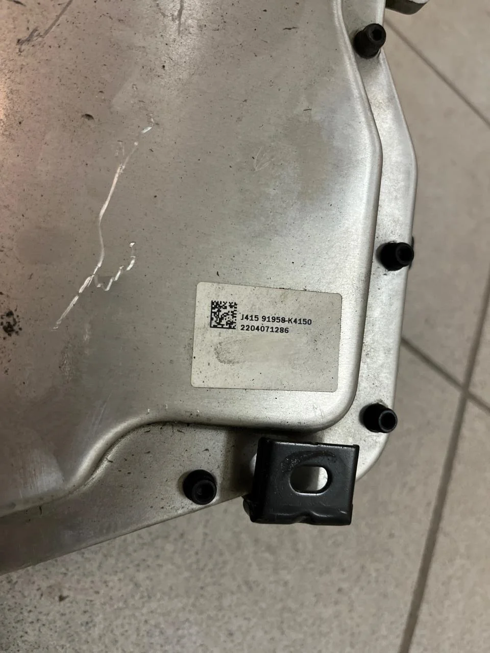 Hyundai KONA / ELECTRIC 2018-23 Inverter, 12-220V nézet 2