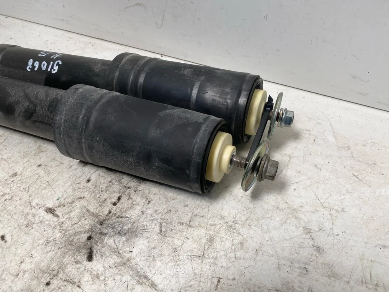 Honda E:NY1 2023- Shock absorber, rear view 2
