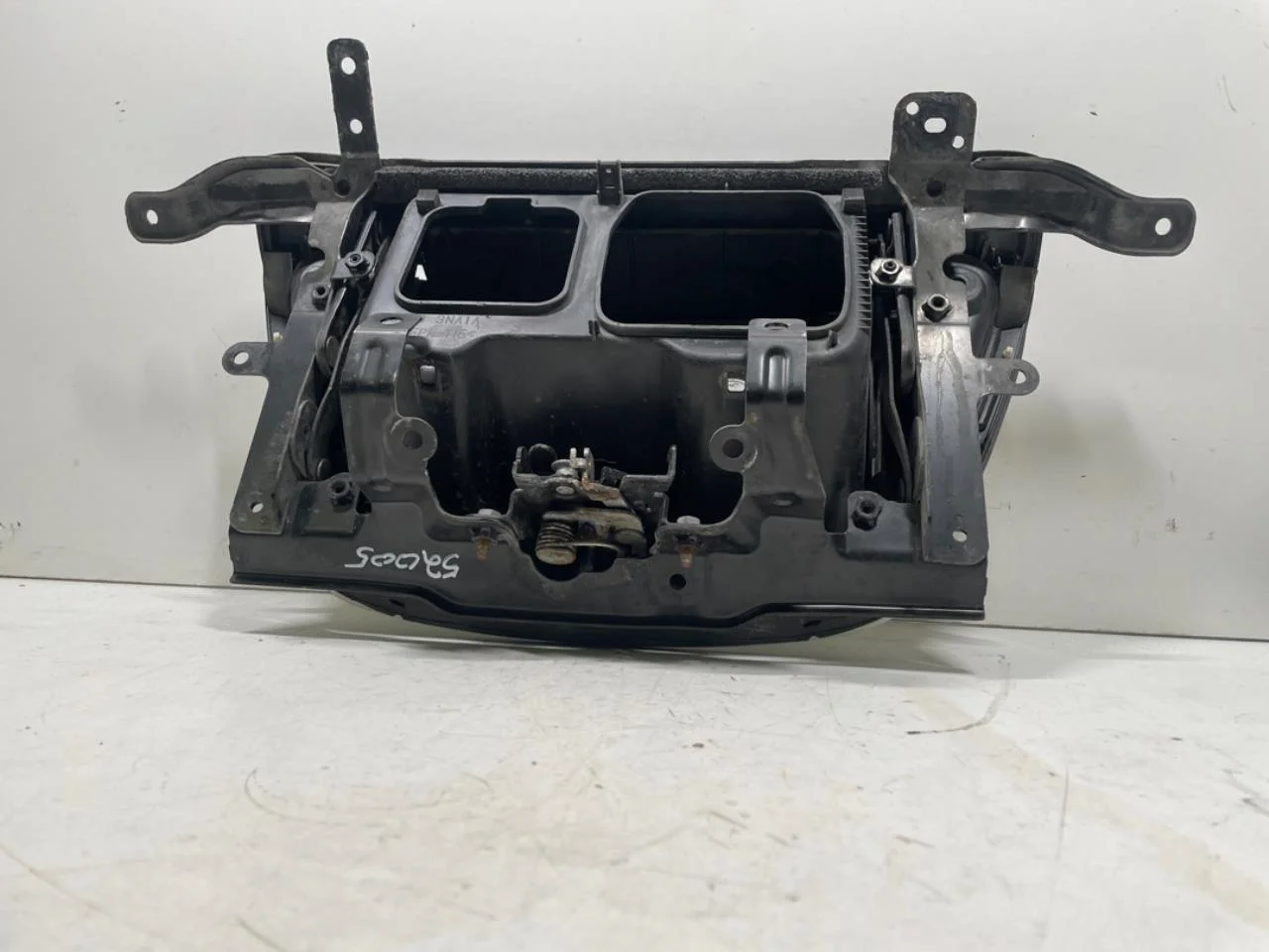 Nissan LEAF 2011-17 Charging port cover, electric / hybrid view 2