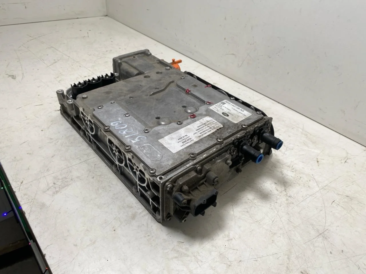 Jaguar I-PACE 2018- Inverter, 12-220V nézet 2