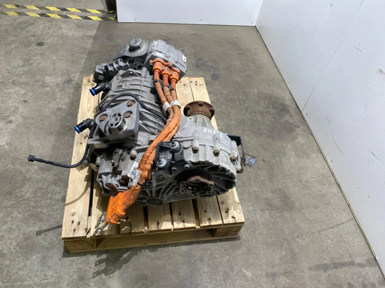 Volkswagen GOLF, E-GOLF VII 2013-20 Front electric motor view 2