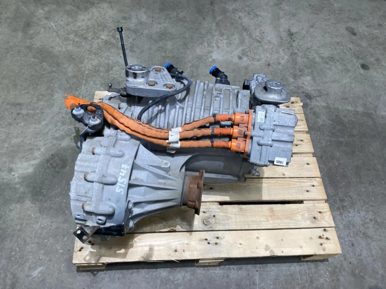 Volkswagen GOLF, E-GOLF VII 2013-20 Front electric motor view 3