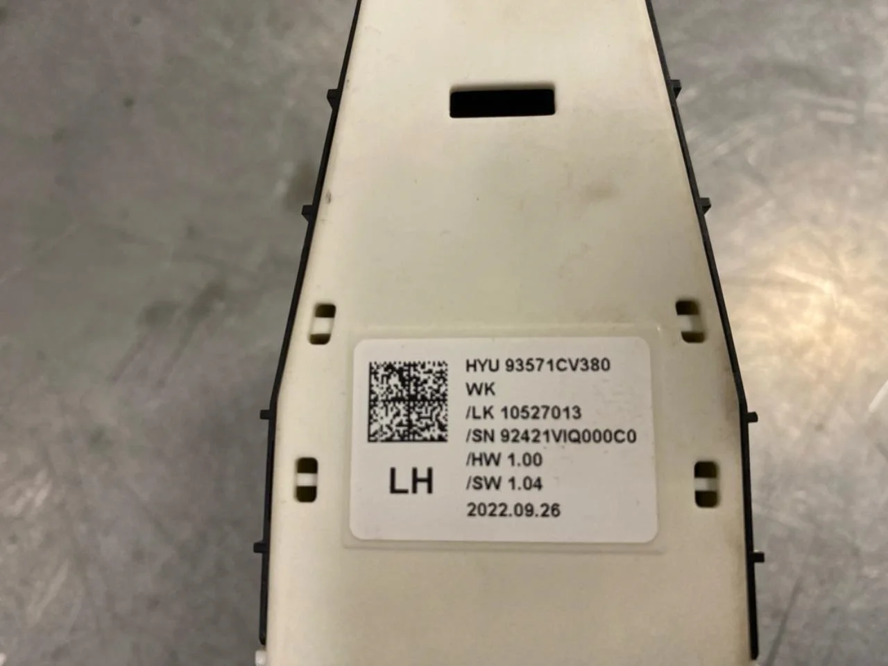 Kia EV6 2022- Window regulator switch view 3