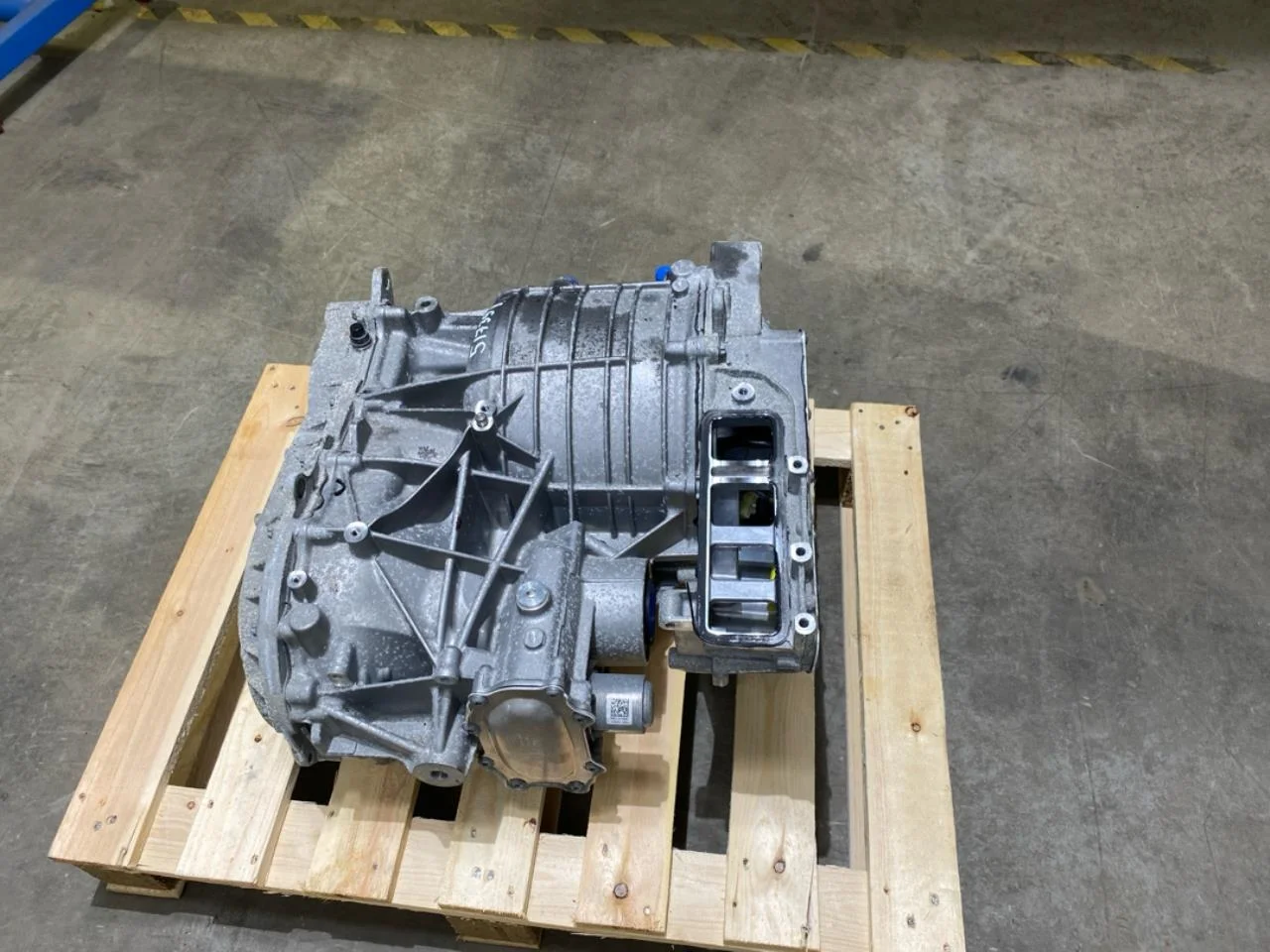Fisker OCEAN Elektromos motor, hátsó nézet 3
