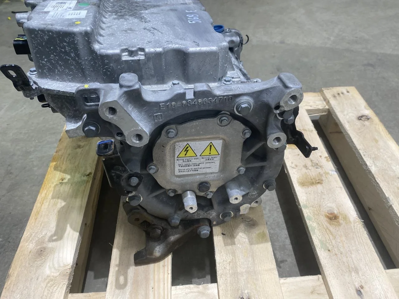 Jeep AVENGER 2023- Front electric motor view 3
