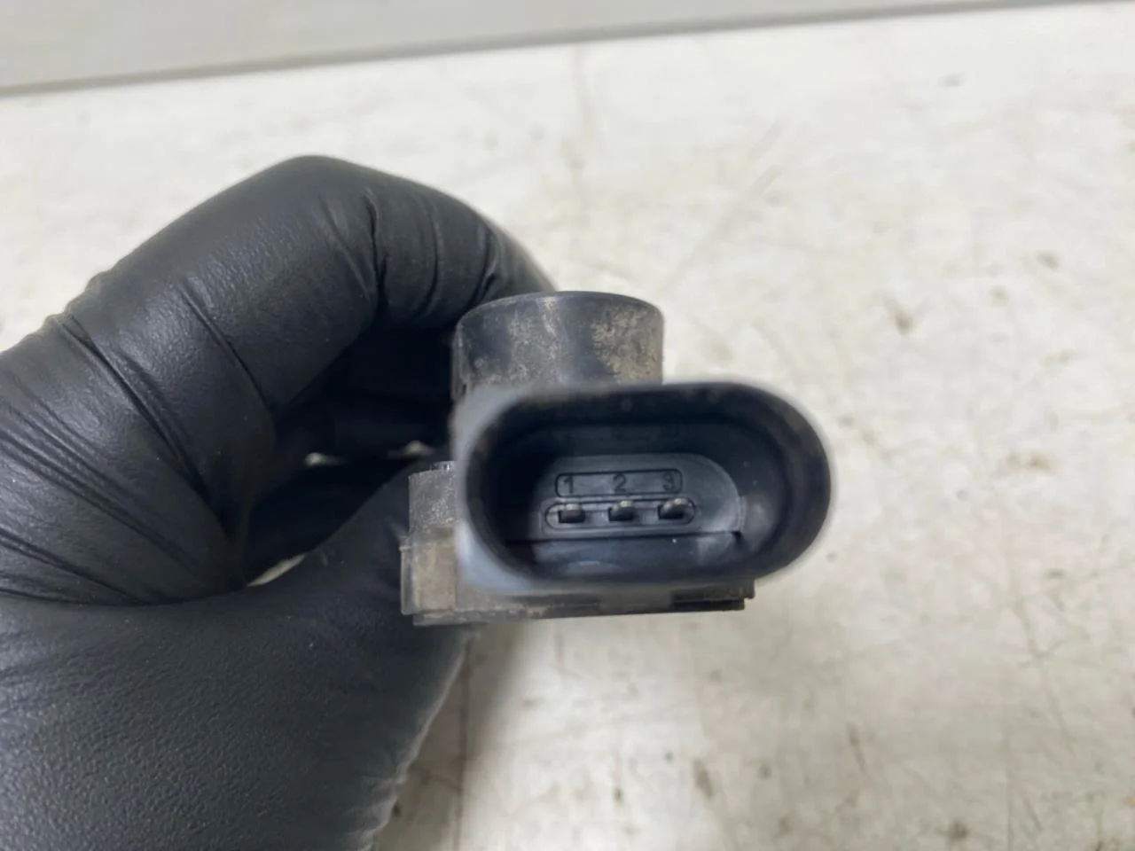 Audi E-TRON GT FW 2021- Level control / air suspension sensor view 3