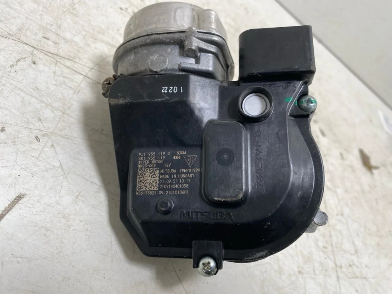 Audi E-TRON GT FW 2021- Windshield wiper motor view 3