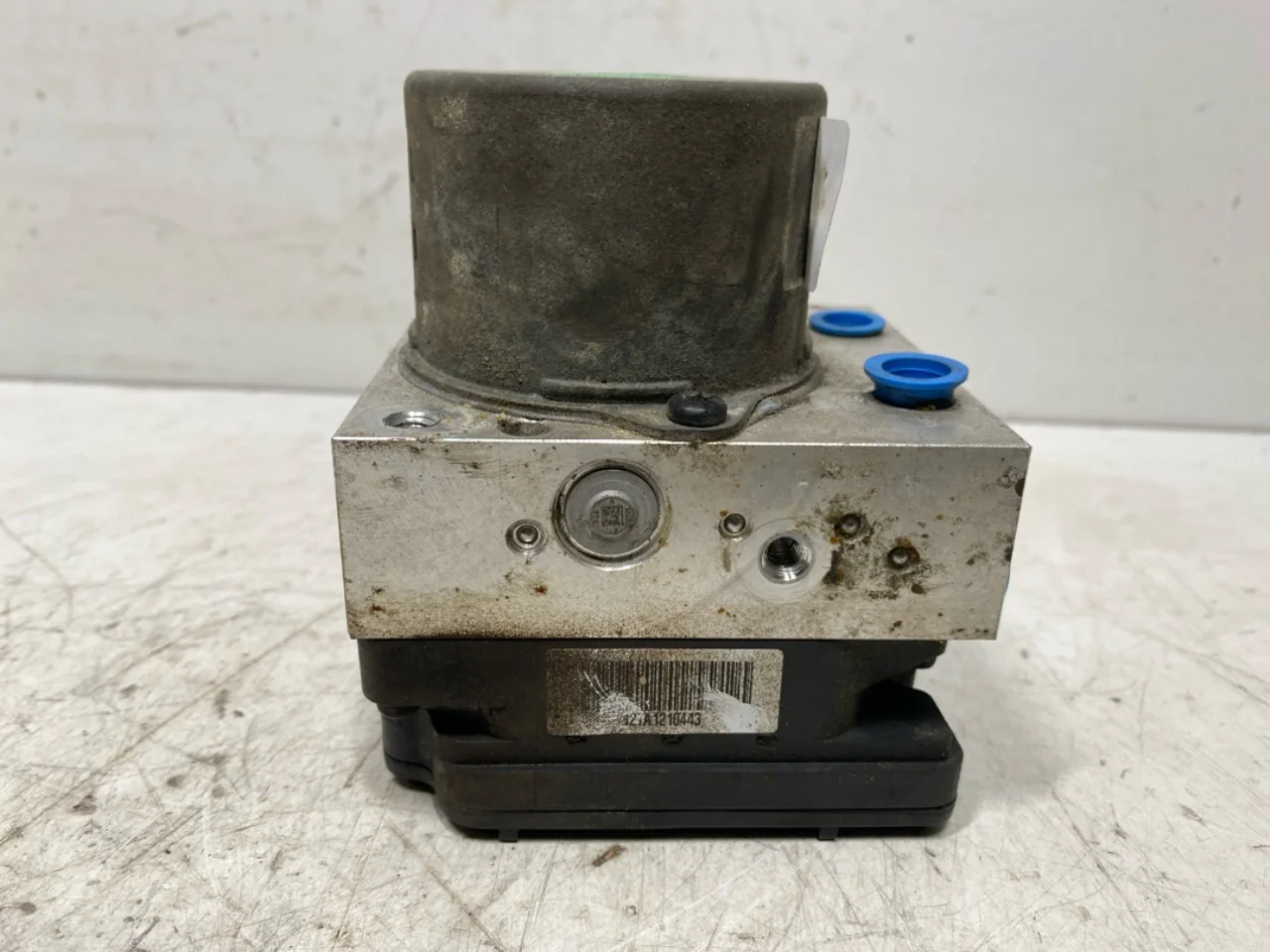 Maxus E-DELIVER3 EV30 2020- ABS hydraulic unit view 4
