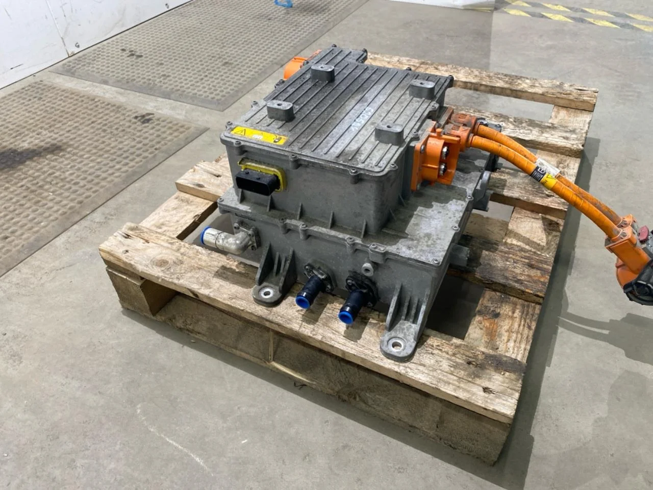 Maxus E-DELIVER3 EV30 2020- Akkumulátortöltő nézet 2