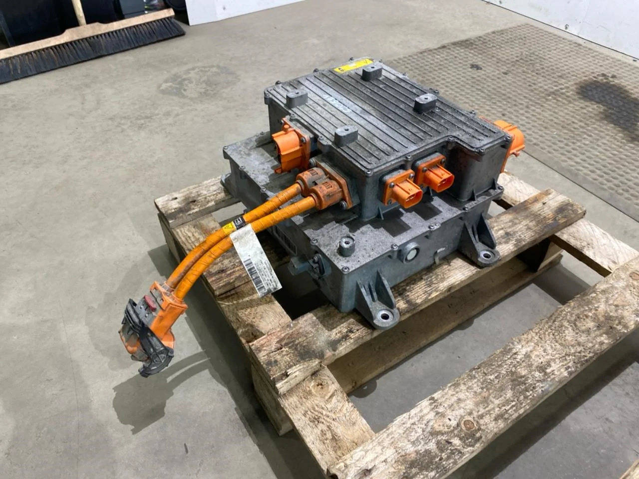 Maxus E-DELIVER3 EV30 2020- Akkumulátortöltő nézet 3
