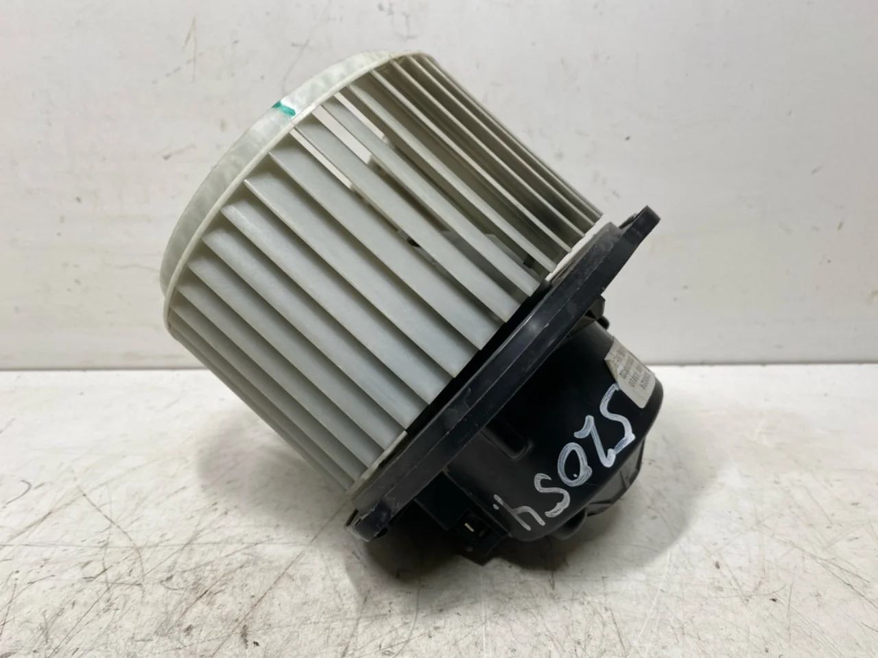 Maxus E-DELIVER3 EV30 2020- Fűtésventilátor motor nézet 2