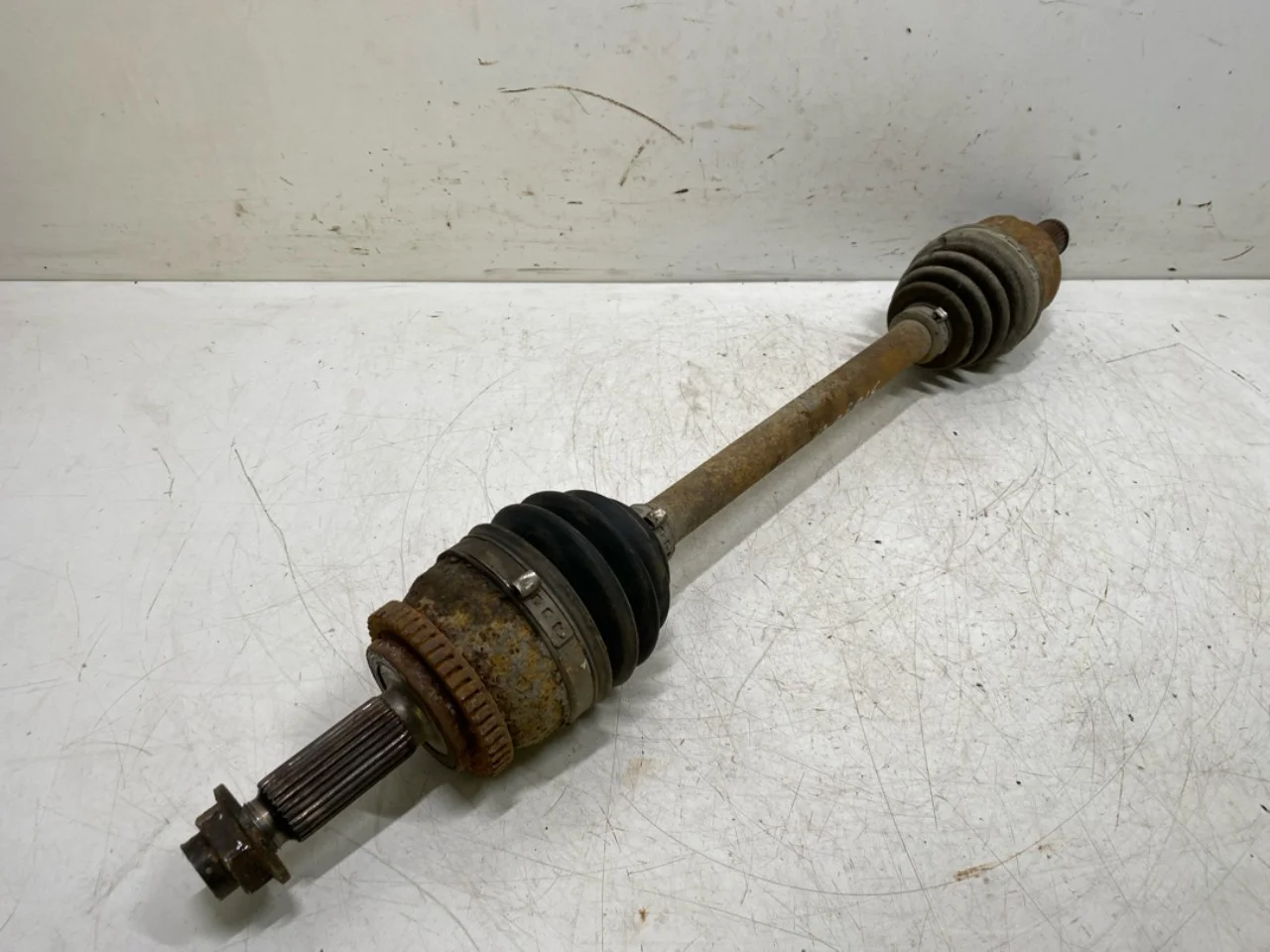 Kia SOUL 2009- Front left driveshaft view 2