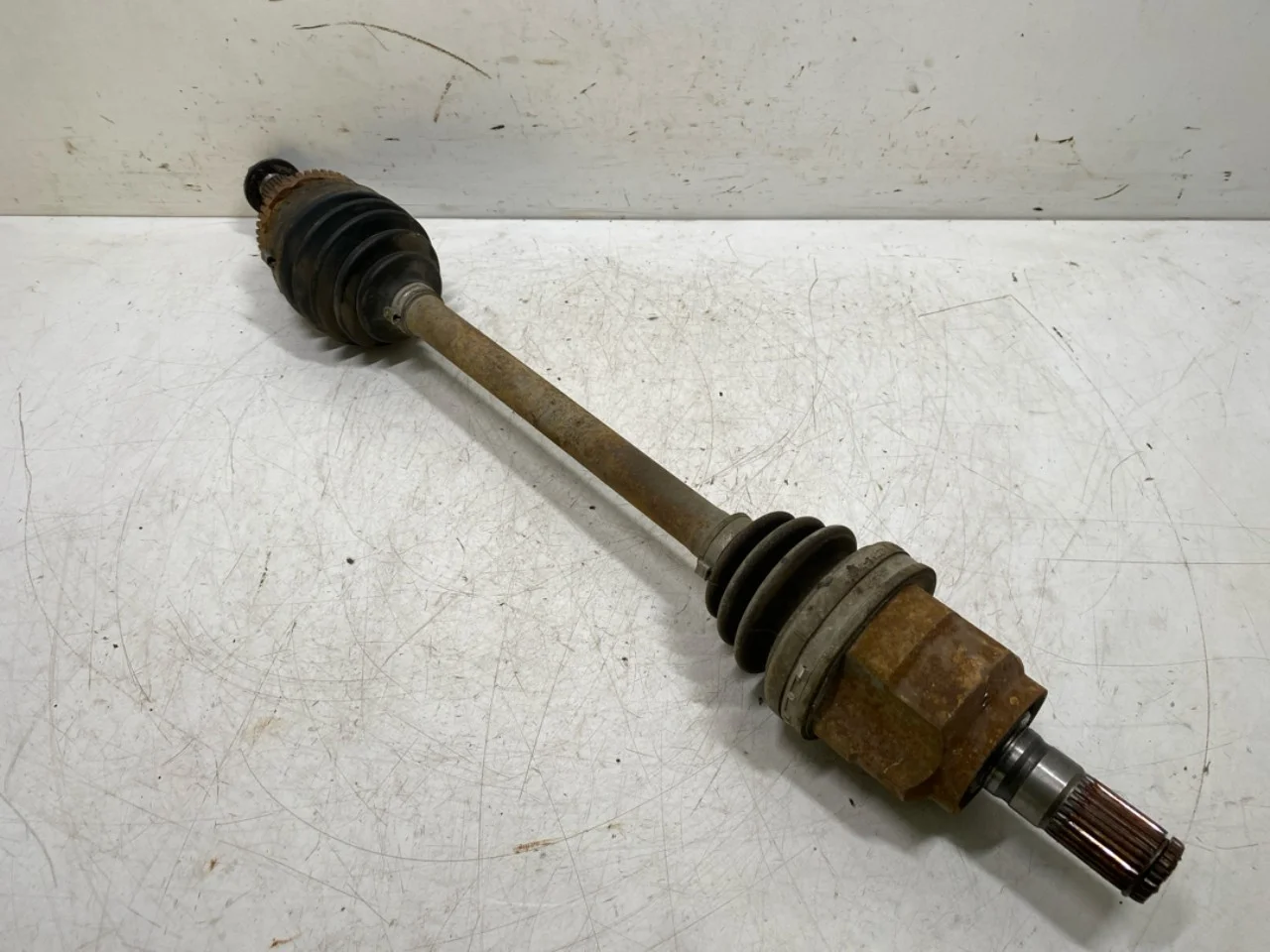 Kia SOUL 2009- Front left driveshaft view 3