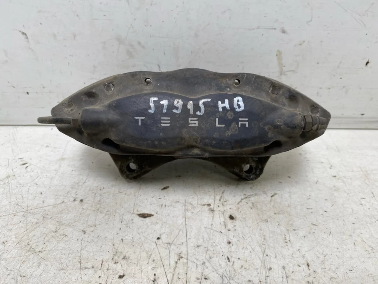 Tesla MODEL S 2013- Rear right brake caliper
