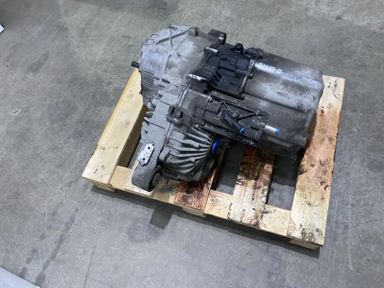 Tesla MODEL S 2013- Elektromos motor, hátsó nézet 3