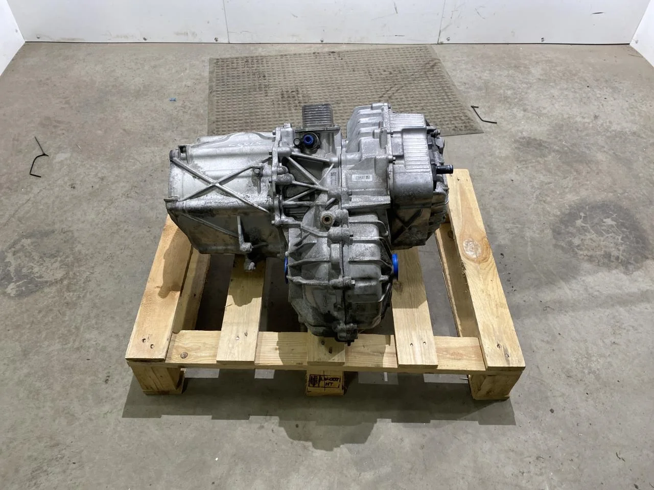 Tesla MODEL S 2013- Elektromos motor, első