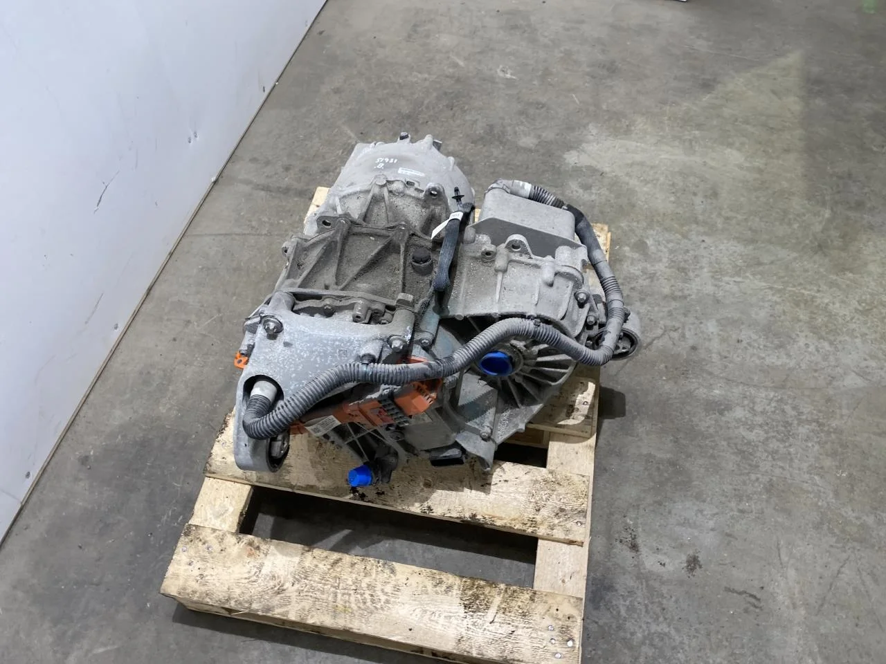 Tesla MODEL 3 2017--> Elektromos motor, hátsó nézet 2