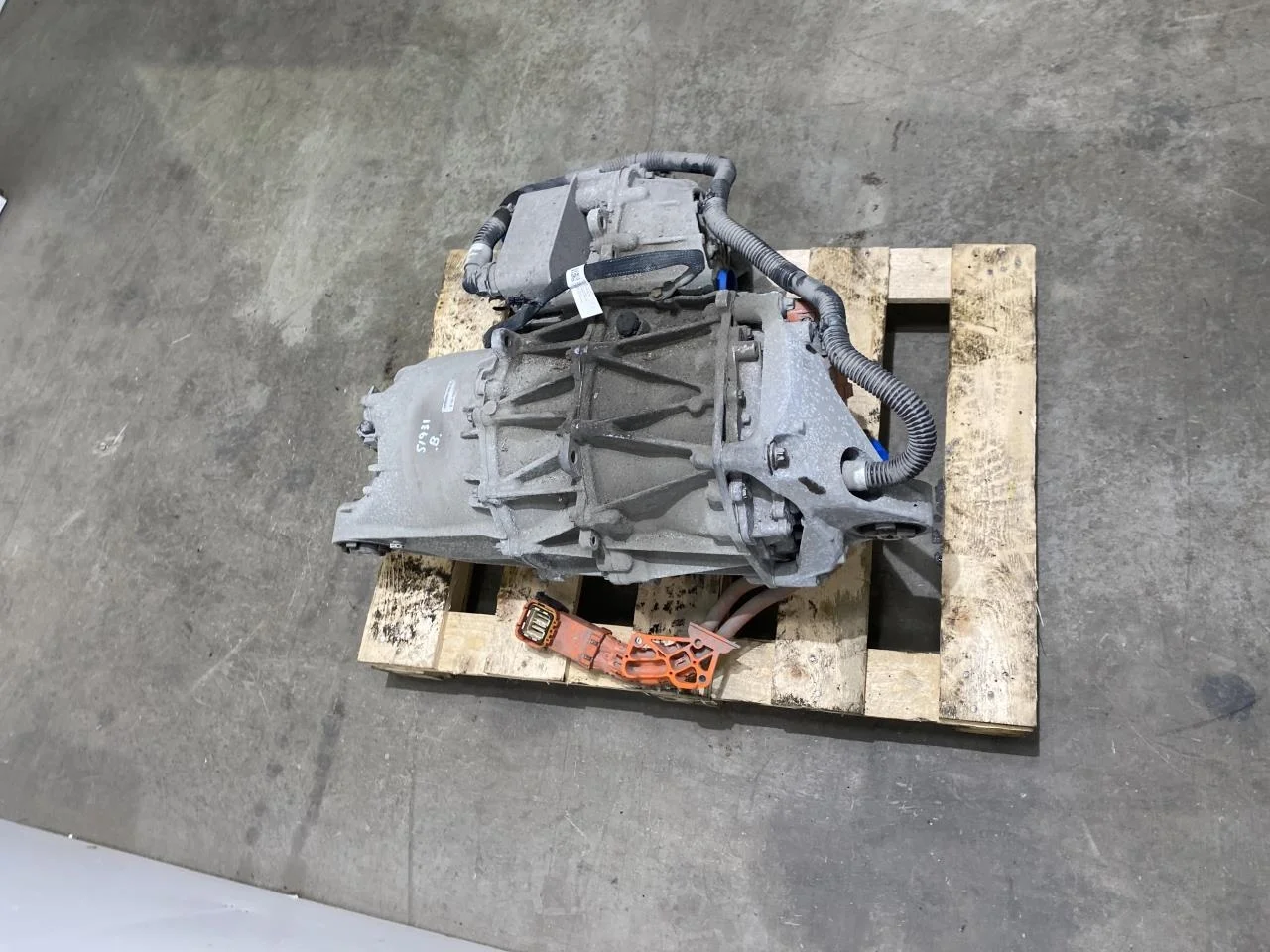 Tesla MODEL 3 2017--> Elektromos motor, hátsó nézet 3