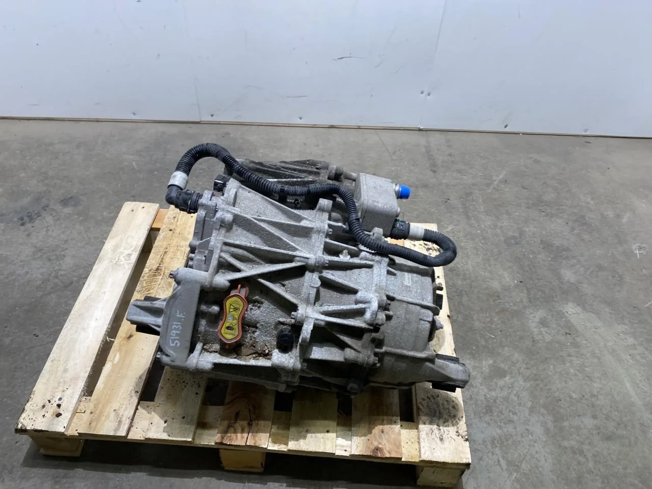 Tesla MODEL 3 2017--> Elektromos motor, első