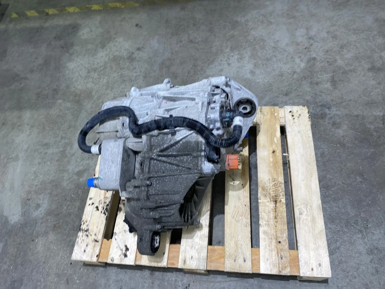 Tesla MODEL 3 2017--> Elektromos motor, első nézet 3