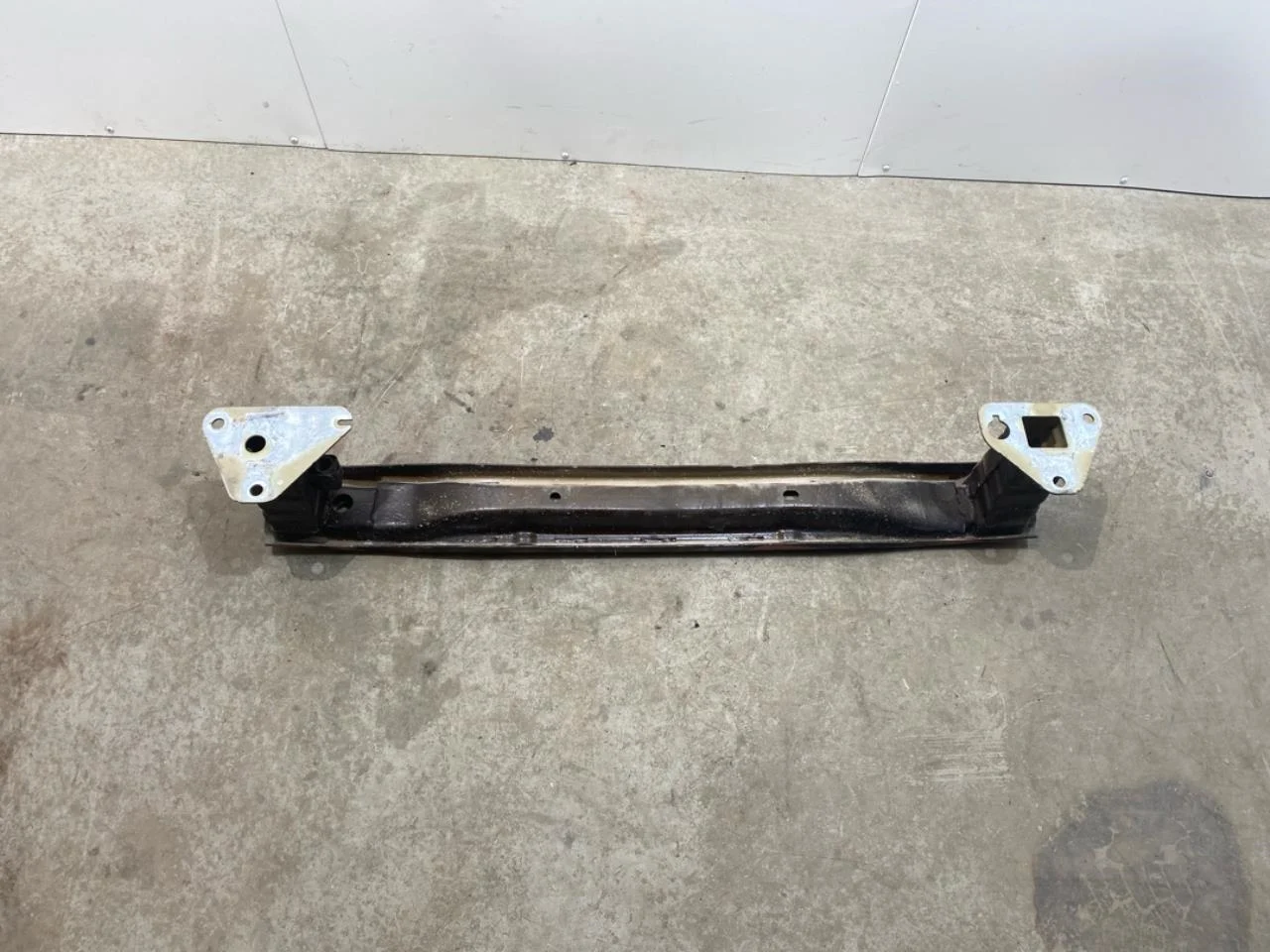 Peugeot 2008/E-2008 2020-> Bumper reinforcement beam, rear view 2