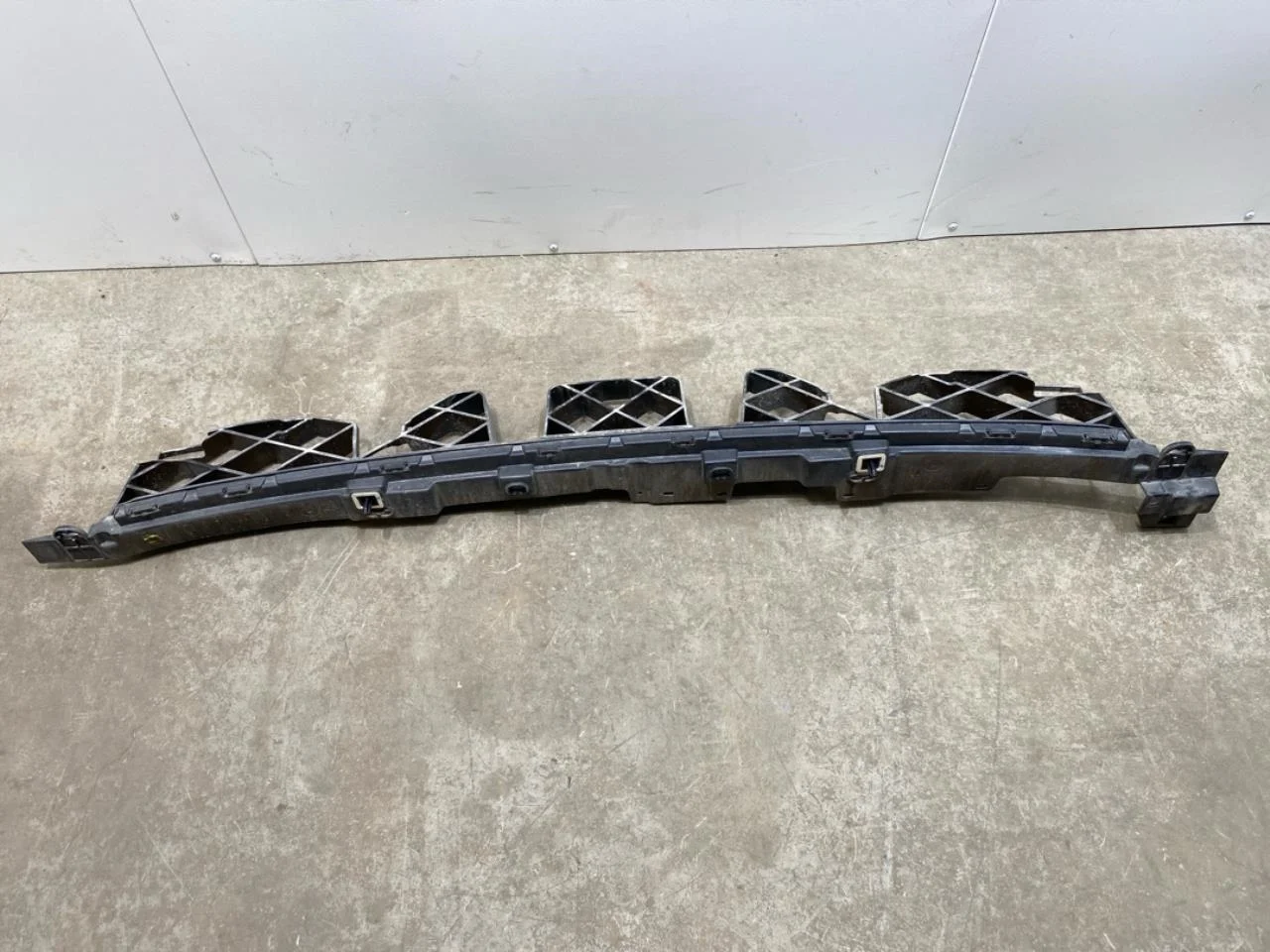 Peugeot 2008/E-2008 2020-> Bumper reinforcement beam, rear view 3