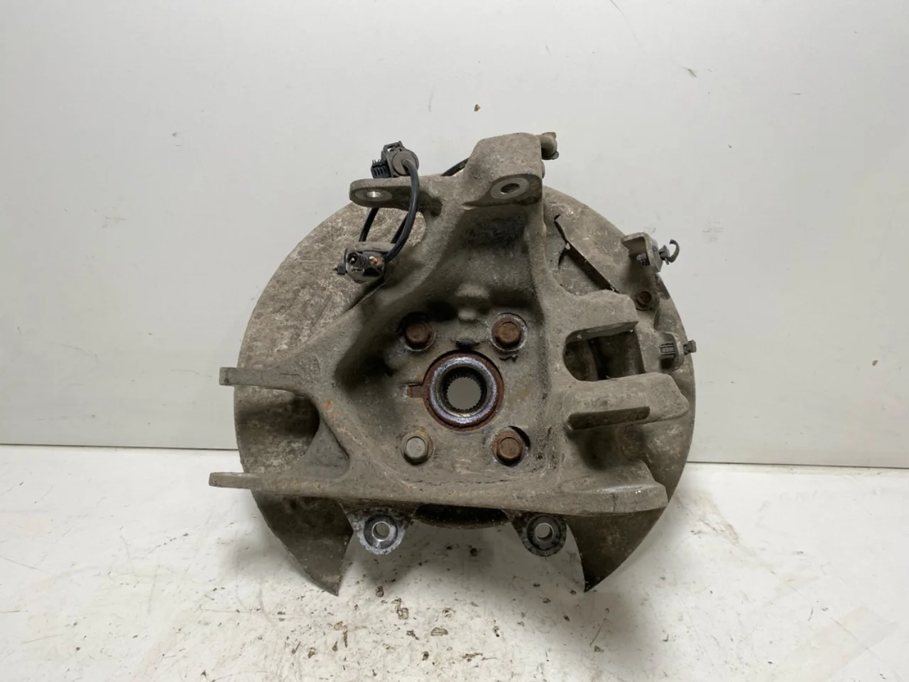 Tesla MODEL X 2016- Stub axle carrier, right rear view 2