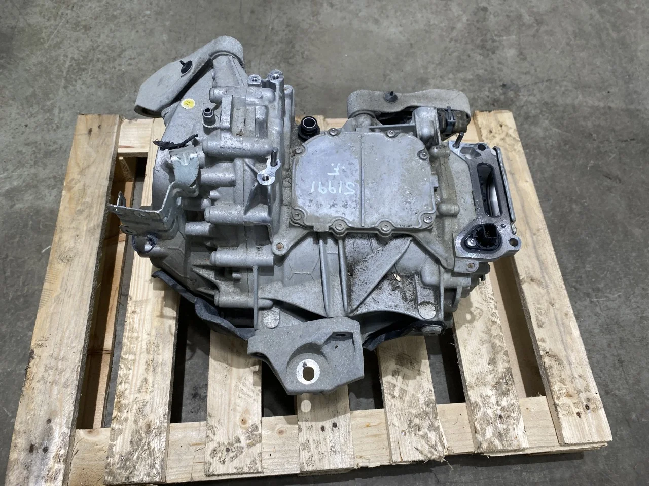 Volkswagen ID.4 2021- Front electric motor view 3