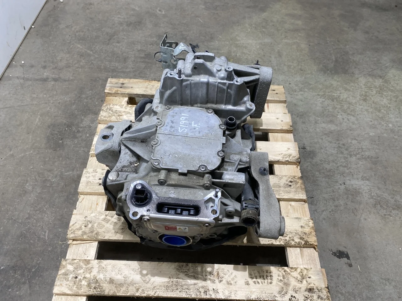 Volkswagen ID.4 2021- Front electric motor view 4