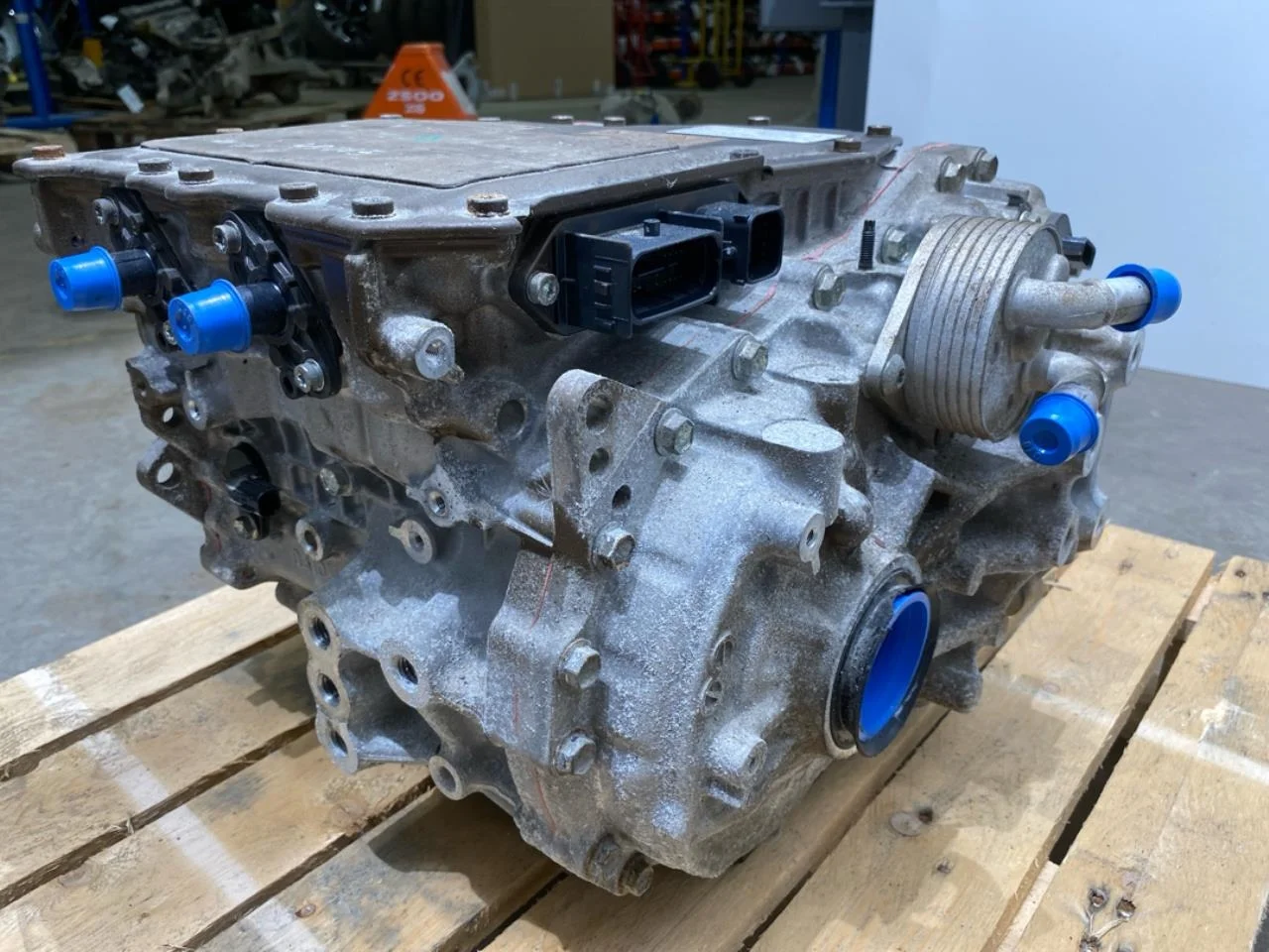 Subaru SOLTERRA 2022- Rear electric motor view 4