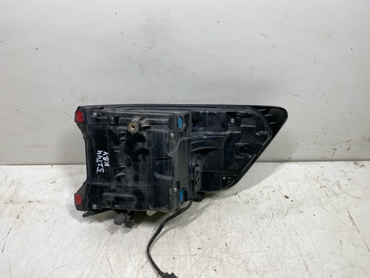 Polestar 2 2020- Left tail light view 4
