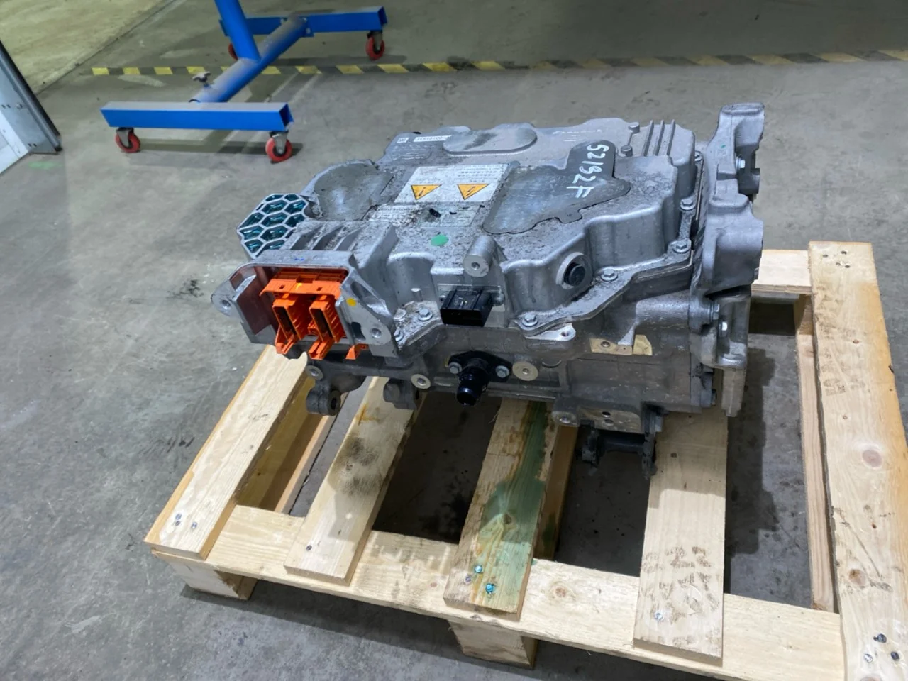 Peugeot 3008/E-3008 2024- Elektromos motor, első nézet 3