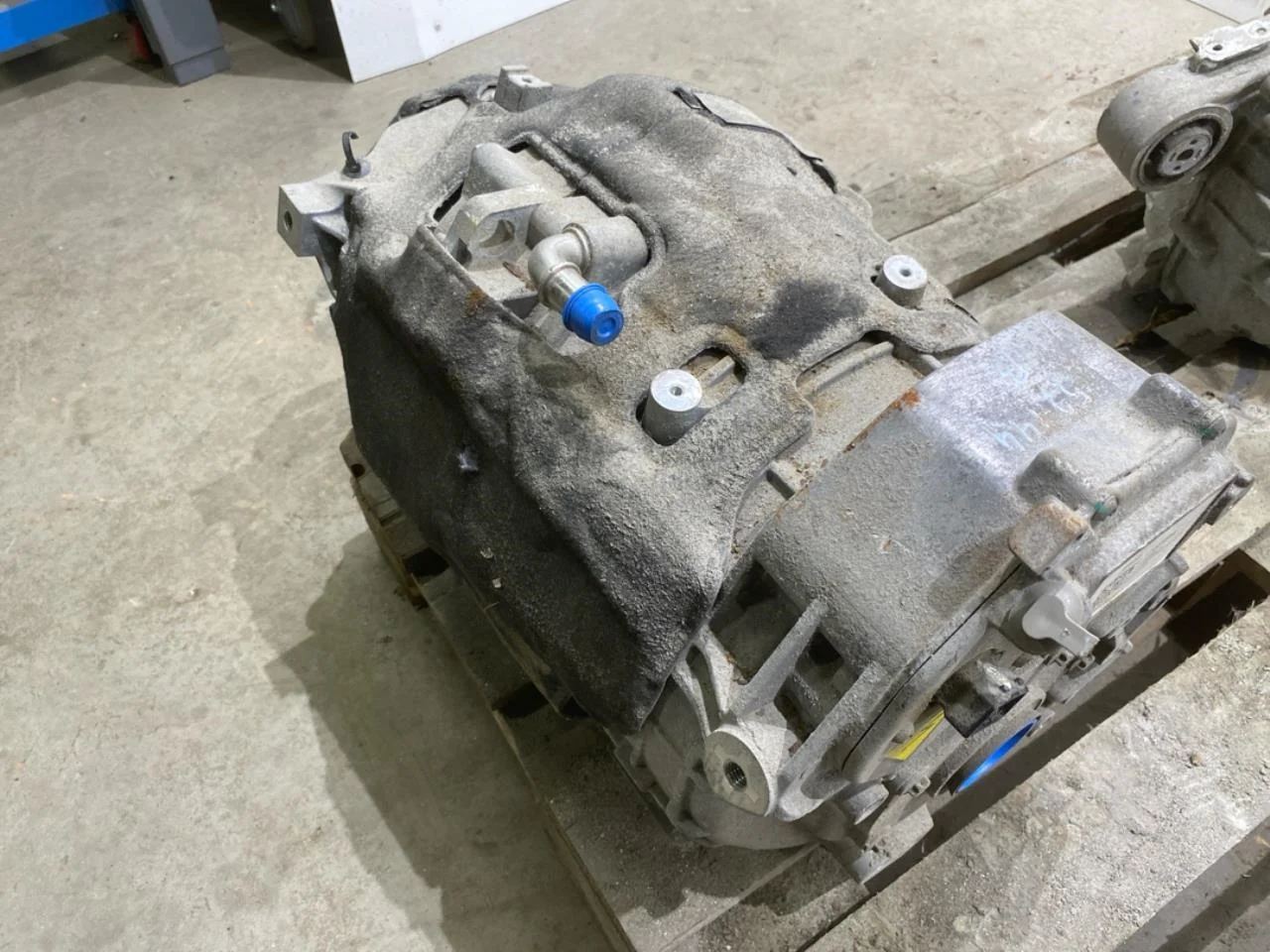Polestar 2 2020- Rear electric motor view 3