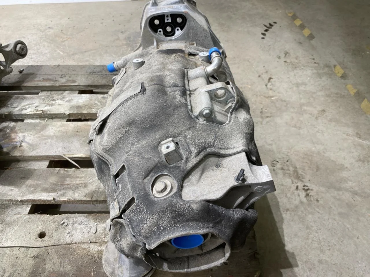 Polestar 2 2020- Rear electric motor view 4