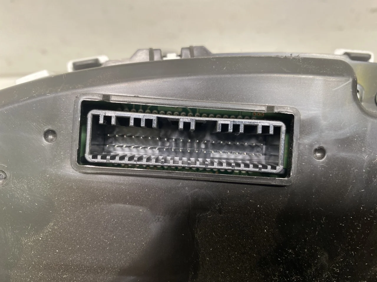 Hyundai KONA / ELECTRIC 2018-23 Instrument cluster assembly view 2